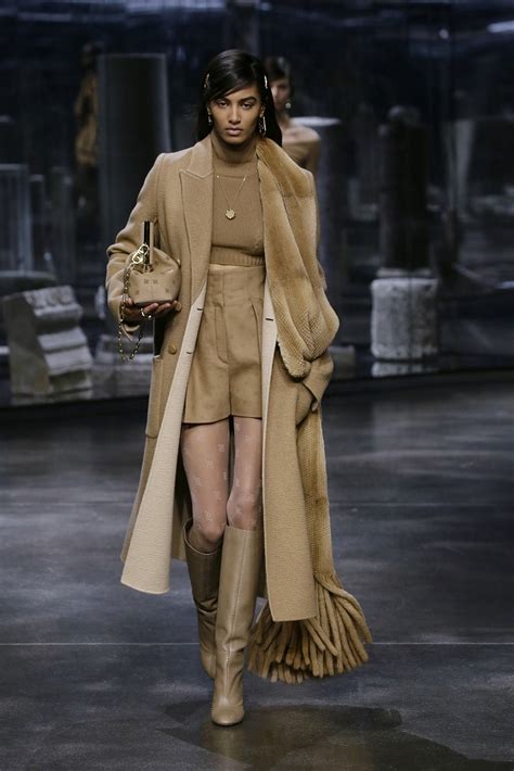 moda fendi 2021